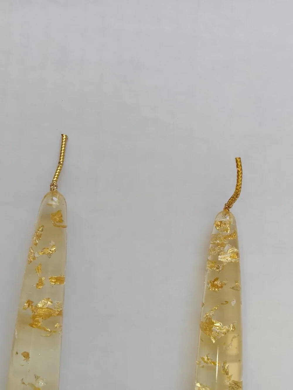 Set of 2 D.H. Lindberg MCM Clear Lucite Acrylic w/ Gold Flakes 10